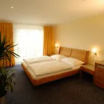 Tritscher 4*