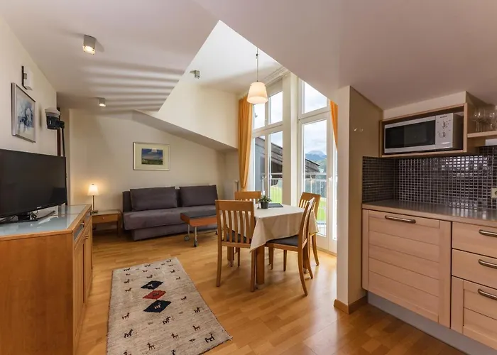 Tritscher 4* سخلادميخ